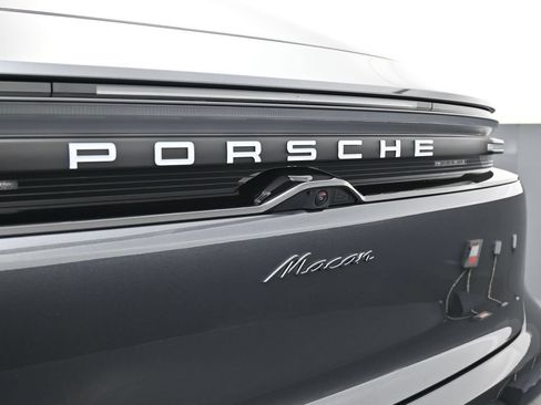 Certified 2025 Porsche Macan Electric RWD image 14