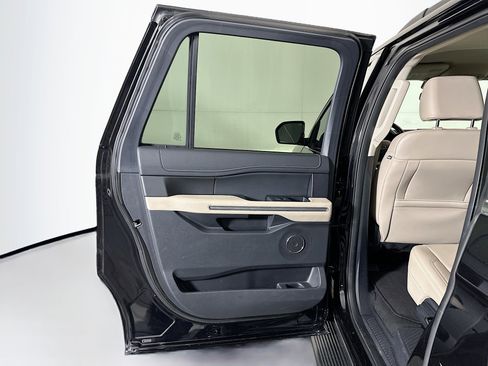 Used 2024 Ford Expedition Max XLT image 26