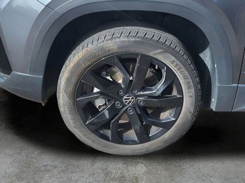 Used 2023 Volkswagen Taos SE w/ Black Wheel Package FWD image 24