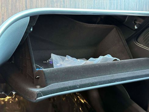 Used 2025 Mercedes-Benz GLC 350e 4MATIC image 27