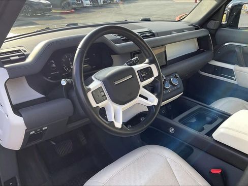Used 2023 Land Rover Defender 110 SE image 16