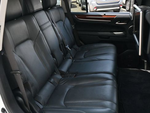 Used 2017 Lexus LX 570 4WD w/ Luxury Package image 22