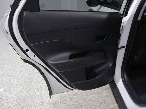 Used 2025 Hyundai Kona SEL FWD image 17