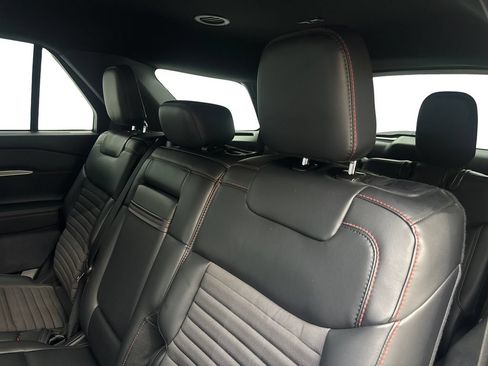 Used 2025 Ford Explorer ST-Line w/ Premium Package RWD image 30