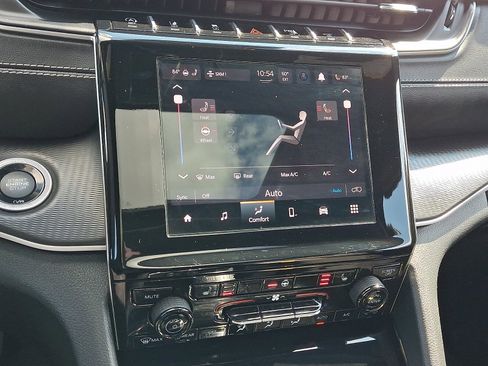 Used 2023 Jeep Grand Cherokee Altitude image 16