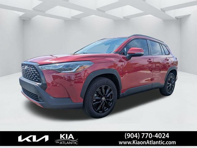 Used 2022 Toyota Corolla Cross LE w/ Moonroof Package FWD image 7