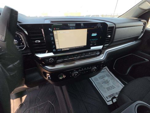 Used 2022 Chevrolet Silverado 1500 LT RWD image 6