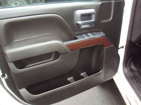 Used 2019 GMC Sierra 1500 SLE w/ SLE Value Package image 9