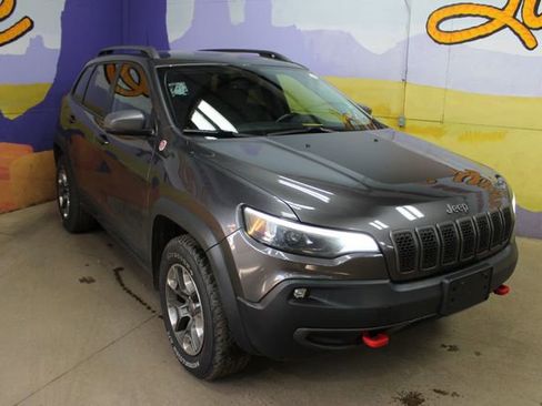 Used 2019 Jeep Cherokee Trailhawk w/ Comfort & Convenience Group AWD/4WD image 2