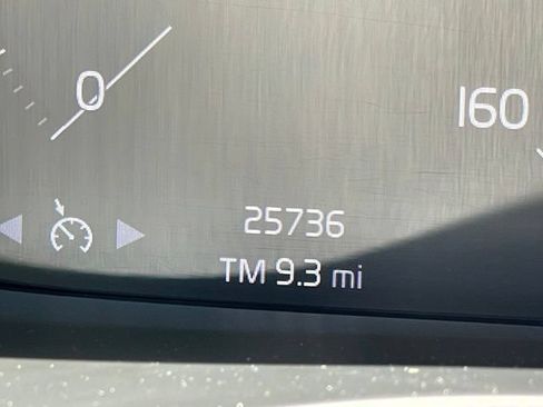 Used 2021 Volvo XC40 T5 Momentum w/ Premium Package AWD/4WD image 30