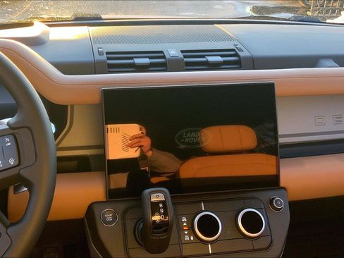 New 2026 Land Rover Defender 110 V8 image 6