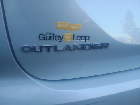 Used 2024 Mitsubishi Outlander SE image 6