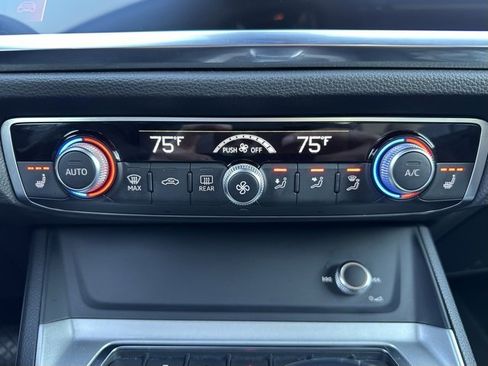 Used 2025 Audi Q3 2.0T Premium image 23