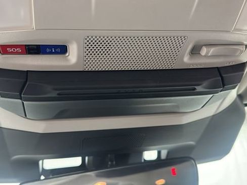 Used 2024 Subaru Ascent Premium w/ Convenience Package image 32