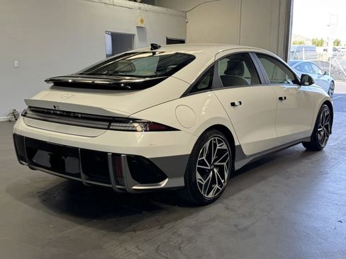 Used 2023 Hyundai Ioniq 6 SEL image 4