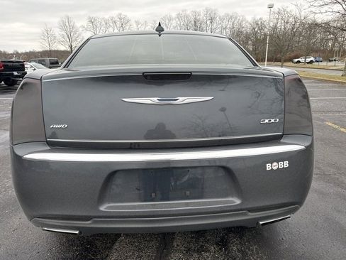 Used 2016 Chrysler 300 Limited image 4