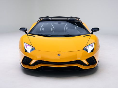 Used 2018 Lamborghini Aventador S image 16