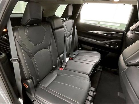 Certified 2025 INFINITI QX60 Luxe w/ Vision Package image 20