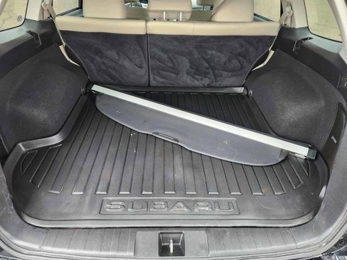 Used 2011 Subaru Outback 2.5i Limited image 14