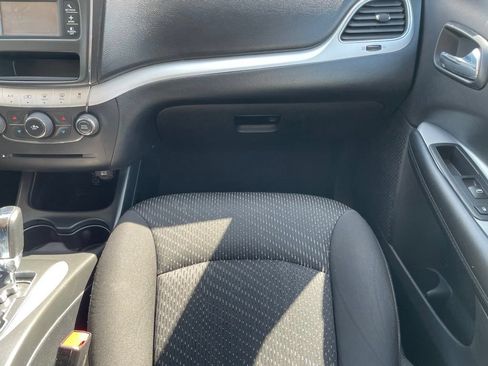 Used 2018 Dodge Journey SE w/ Popular Equipment Group FWD image 22