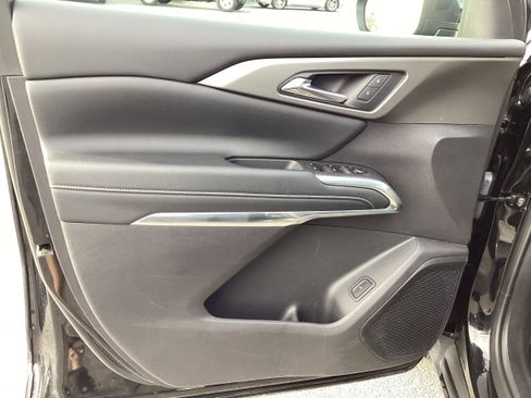 Used 2025 Chevrolet Traverse LT AWD/4WD image 17