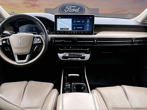 Used 2023 Lincoln Corsair Reserve w/ Equipment Group 202A AWD/4WD image 16