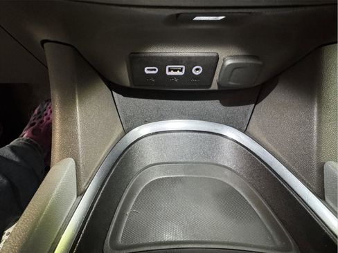 Used 2025 Chevrolet Malibu LT image 24