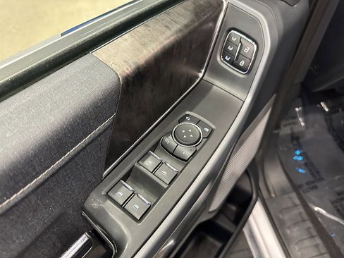 Used 2023 Ford F150 Lariat w/ Trailer Tow Package image 22