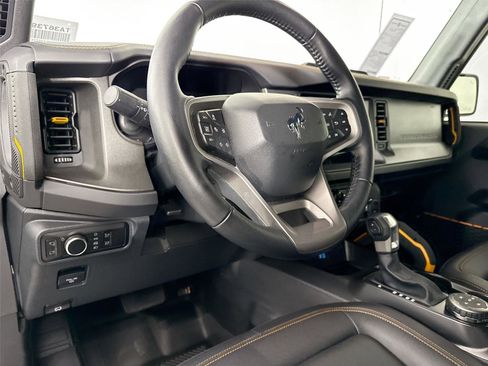 Used 2024 Ford Bronco Badlands image 4