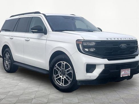 Used 2025 Ford Expedition Active image 1