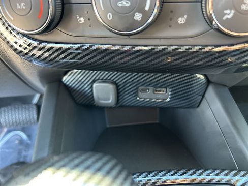 Used 2025 Chevrolet Trax LS w/ LS Convenience Package FWD image 35