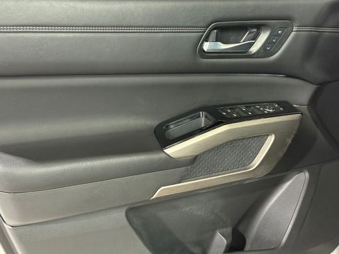 Used 2023 Nissan Pathfinder Platinum w/ Cargo Package image 12