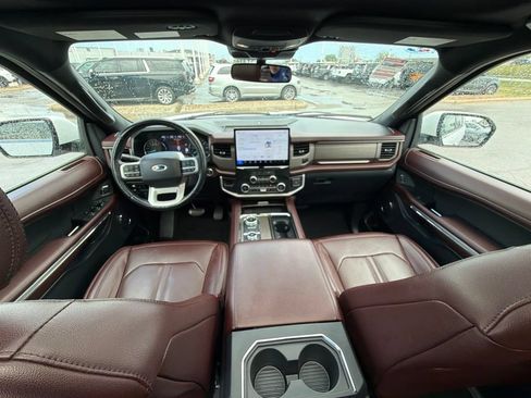 Used 2024 Ford Expedition Max Limited AWD/4WD image 19