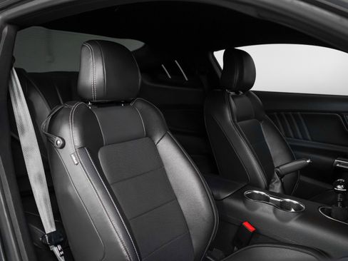 Used 2018 Ford Mustang GT Premium w/ Black Accent Package RWD image 95