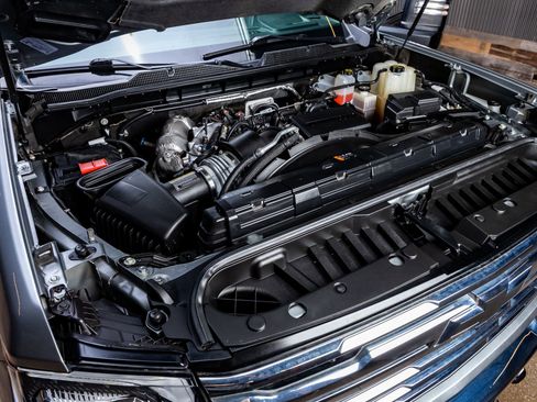 Used 2024 Chevrolet Silverado 2500 LTZ w/ LTZ Convenience Package image 40