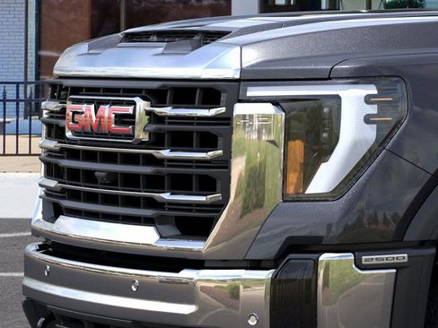 New 2025 GMC Sierra 2500 SLE w/ Preferred Package image 15