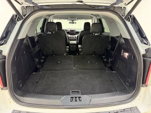 Used 2021 Ford Explorer XLT w/ Equipment Group 202A AWD/4WD image 6