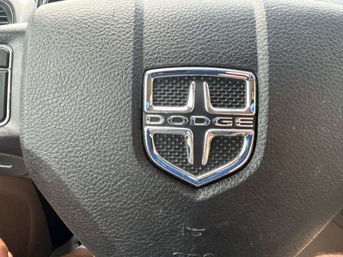 Used 2016 Dodge Grand Caravan SXT FWD image 19