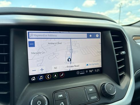Certified 2023 GMC Acadia SLE w/ Driver Convenience Package AWD/4WD image 18