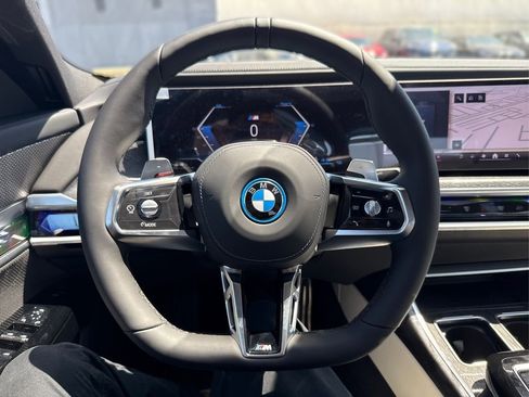 New 2025 BMW 750e xDrive image 23