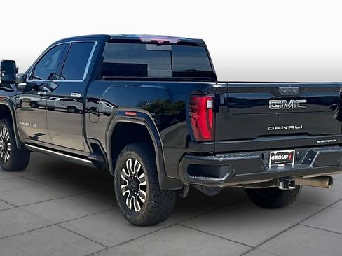 Used 2024 GMC Sierra 2500 Denali Ultimate AWD/4WD image 10