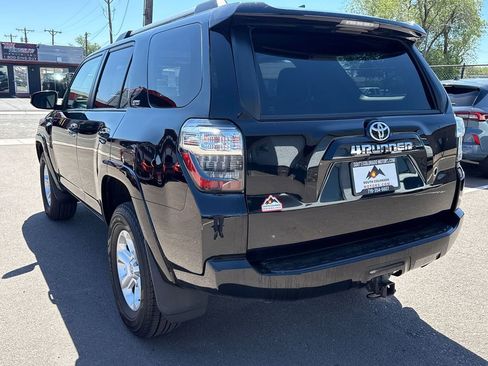 Used 2021 Toyota 4Runner SR5 Premium w/ Moonroof Package AWD/4WD image 5