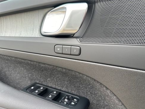 Certified 2024 Volvo XC40 B5 Core image 32