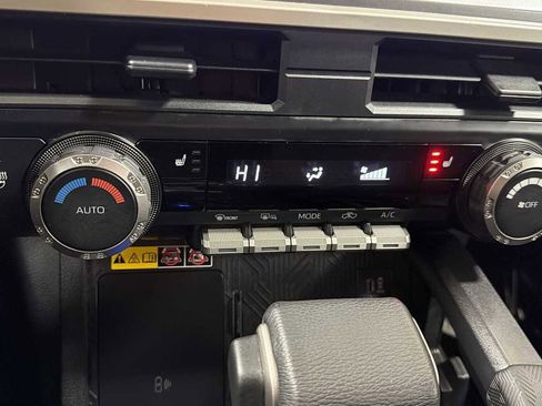 Certified 2025 Toyota Tacoma SR5 image 21