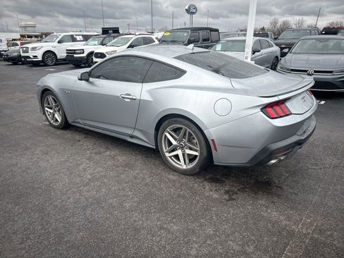 Used 2024 Ford Mustang GT Premium image 33