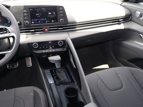 Used 2026 Hyundai Elantra Sport FWD image 11