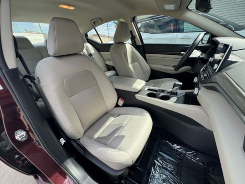 Used 2025 Nissan Altima 2.5 SV image 37