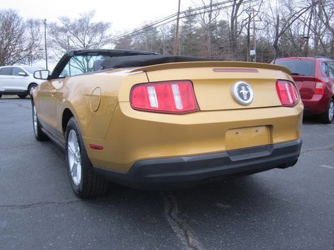 Used 2010 Ford Mustang Convertible image 33