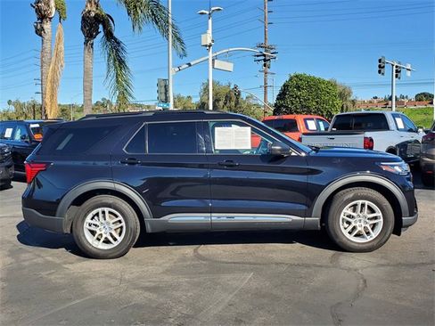 Used 2025 Ford Explorer Active w/ Active Comfort Package image 26