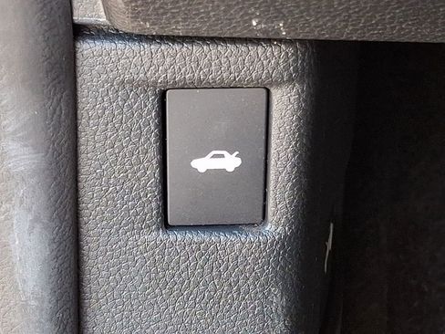 Used 2023 Honda Accord EX image 27
